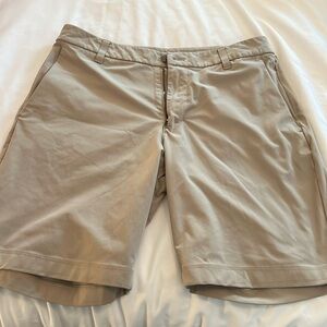 Men’s khaki Lulu lemon shorts. Size 32.